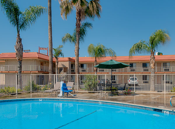 hotels in bakersfield ca pet friendly